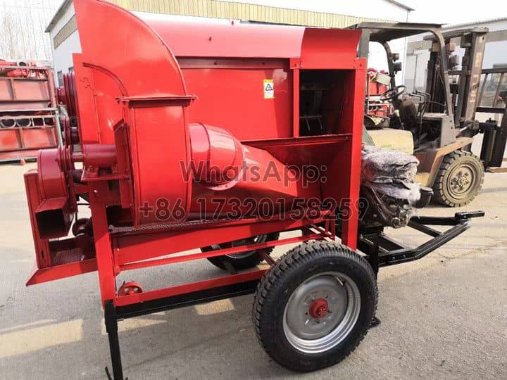 Rice paddy and wheat thresher Rice paddy and wheat thresher