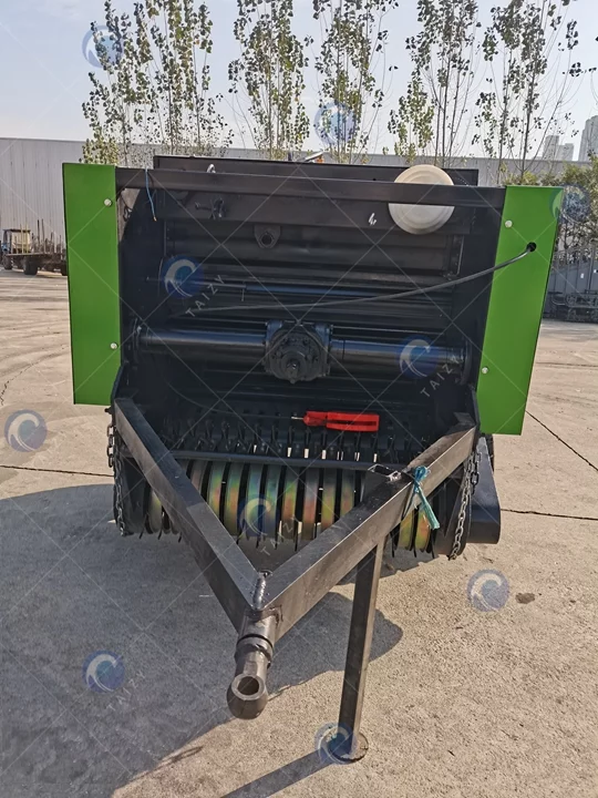Máquina de colheita e envolvimento de palha à venda