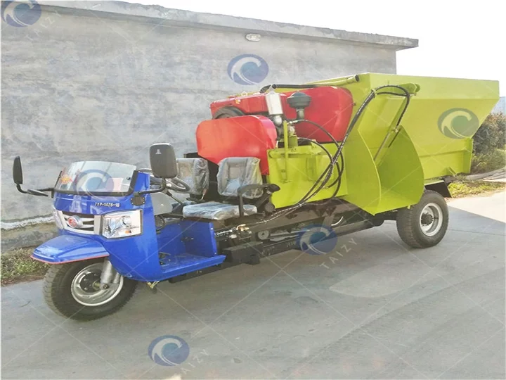 silage spreading machine